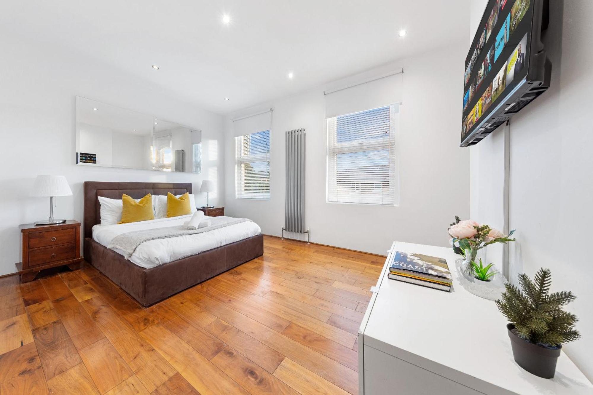 Lägenhet Luxury 4-bedroom Modern Flat In Steps From Station, Sleeps 9 In Style! *