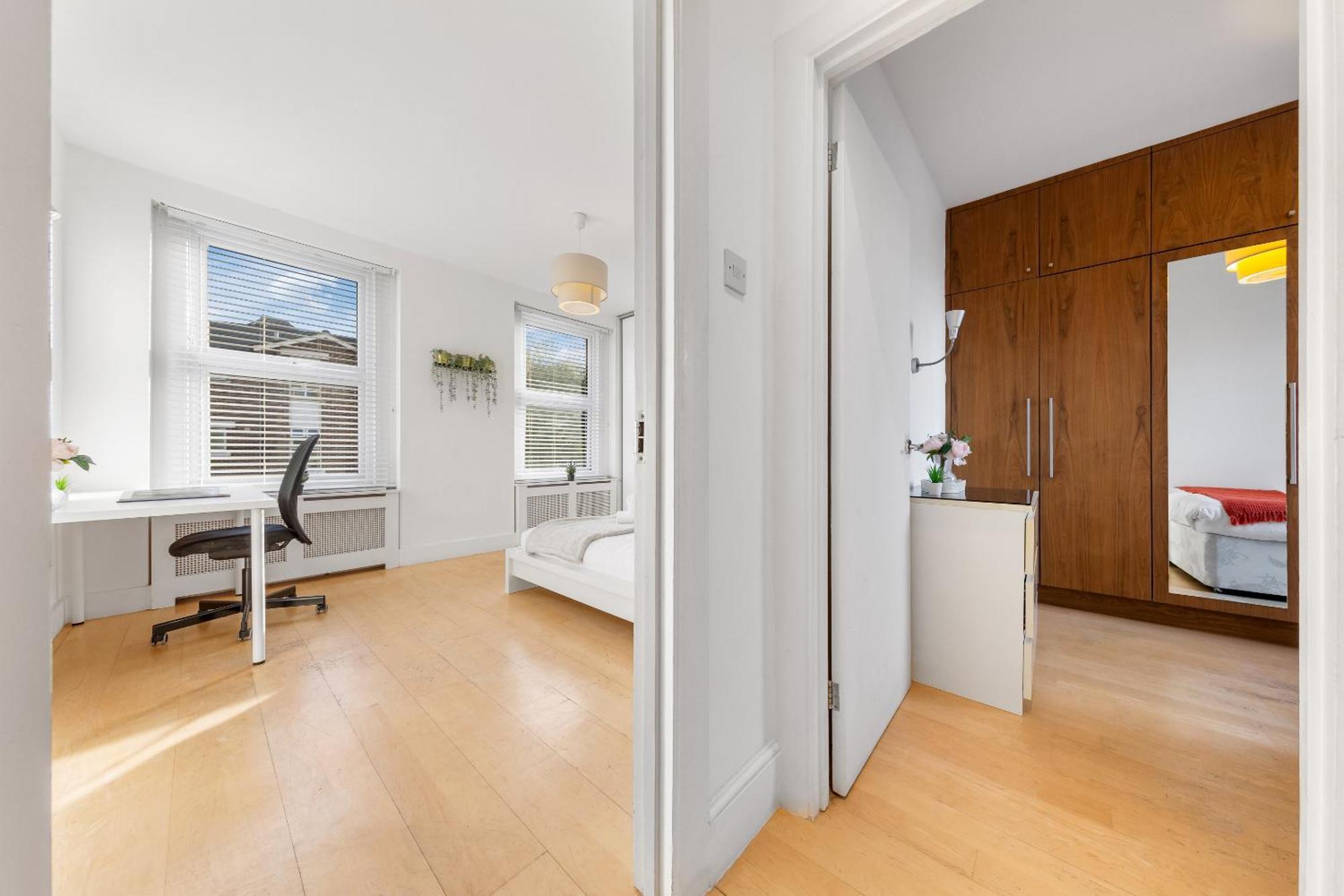 Lägenhet Luxury 4-bedroom Modern Flat In Steps From Station, Sleeps 9 In Style! London