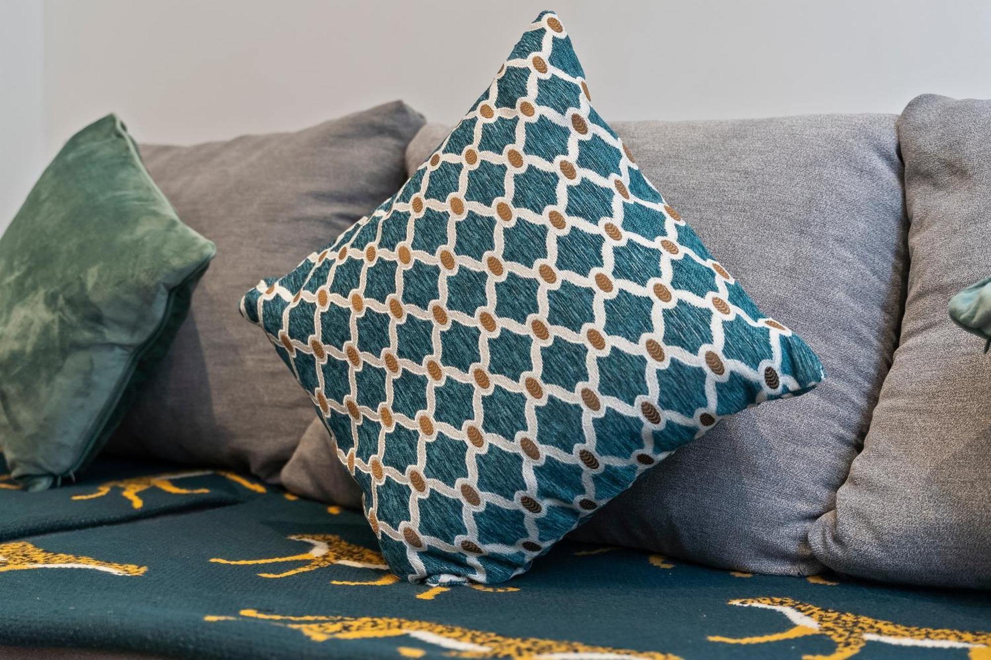 Cozy Step Away Hyde Park And Oxford Street Apartment