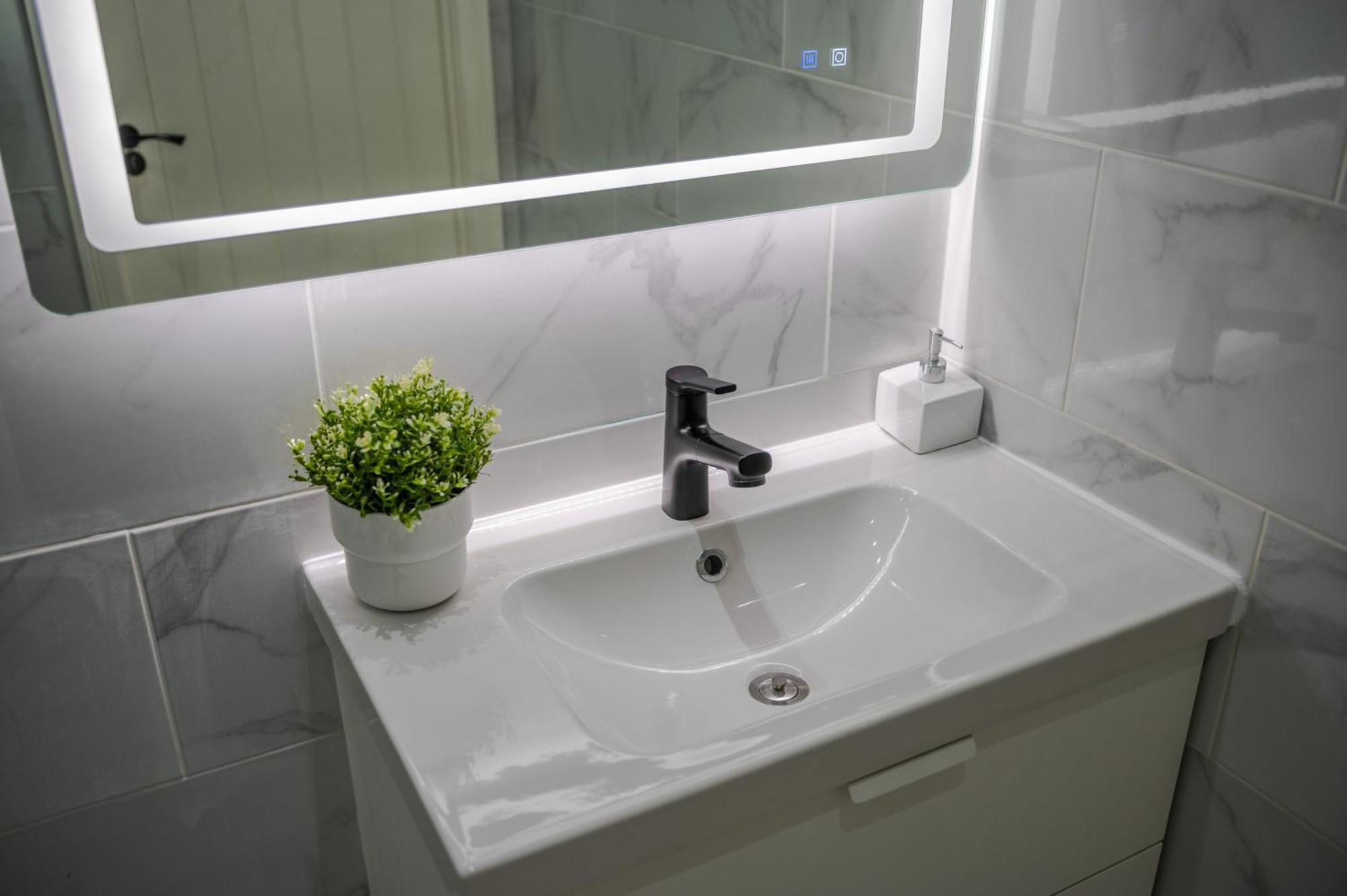 Modern 1 Bed - Us Embassy, Nine Elms & Battersea Station * Londen