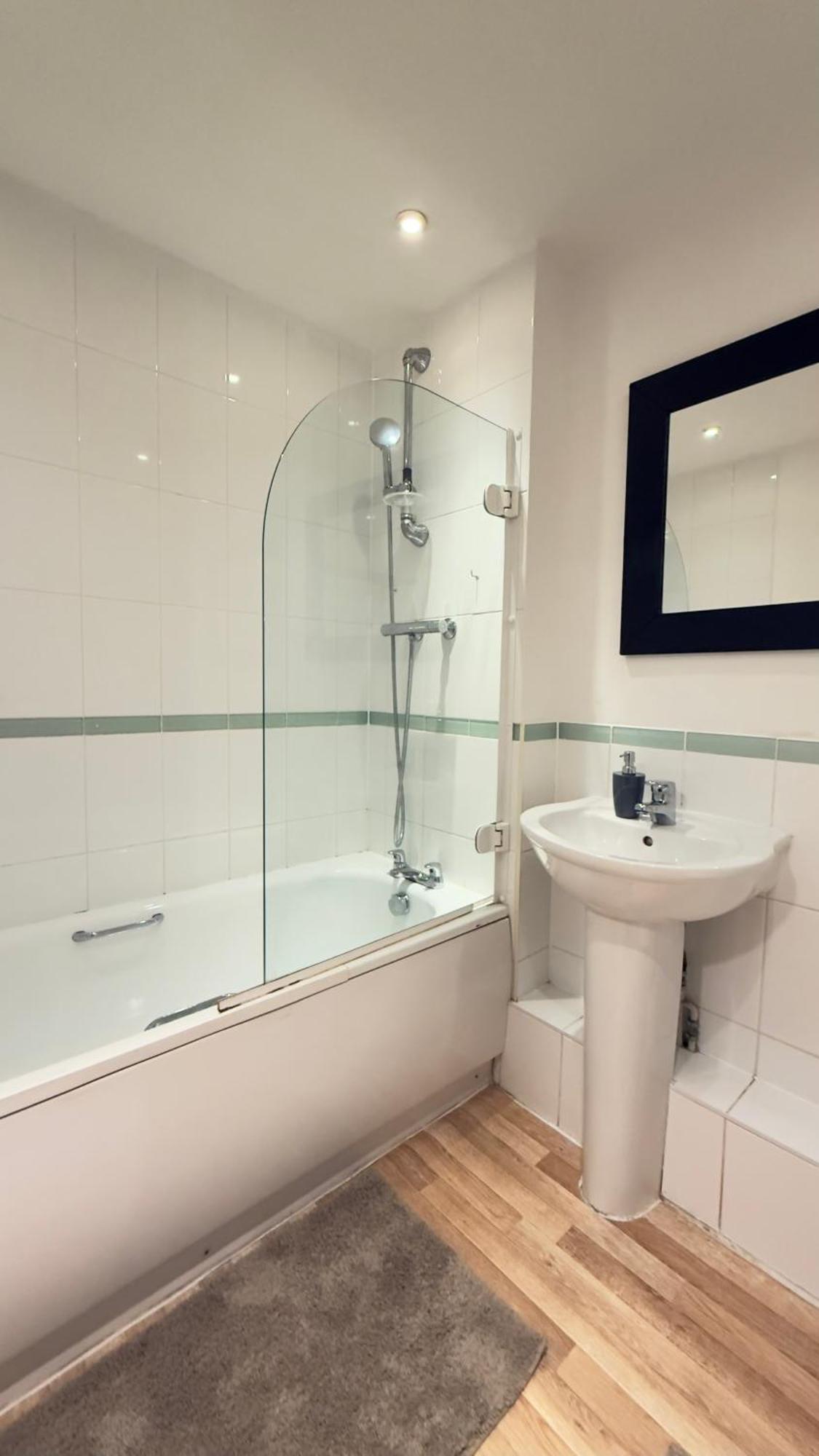 Leilighet Modern Spacious Opposite Station Ii *