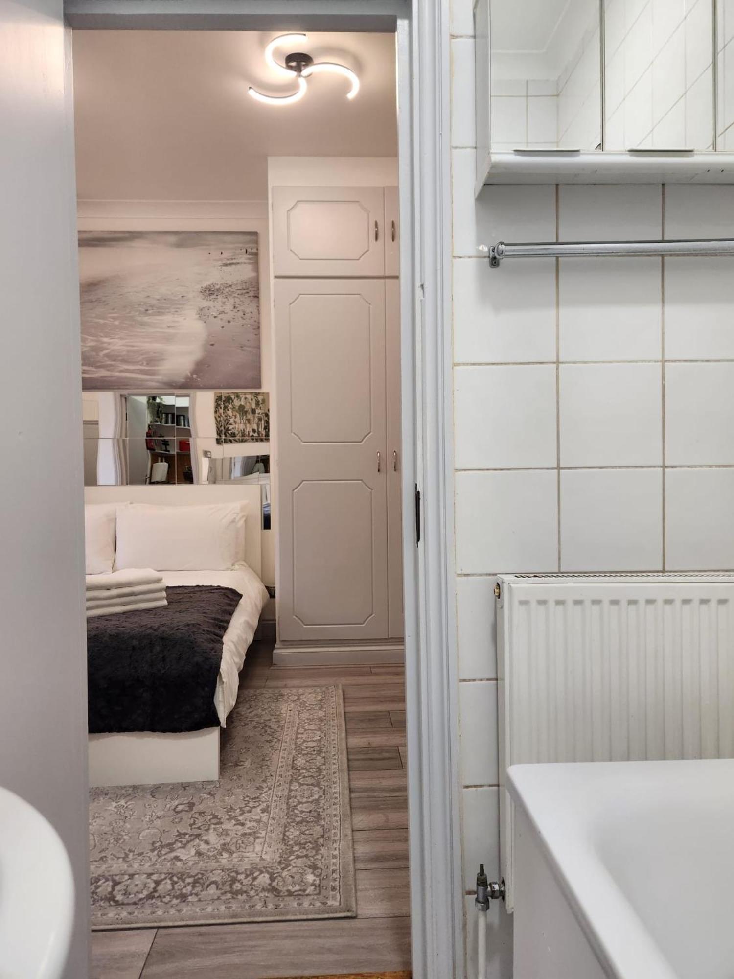 St 8 - Very Close To Tube - Cozy Flat Apartment