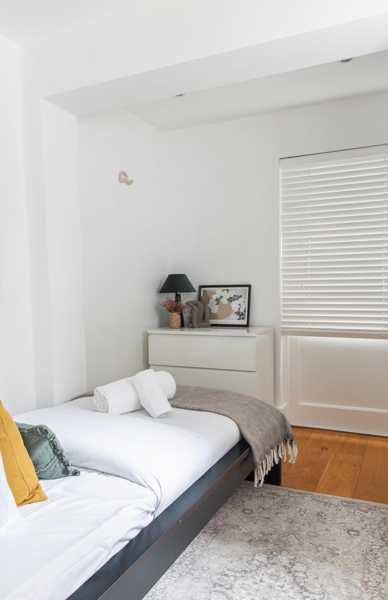 3 Bed- London- Private Garden Apartment London