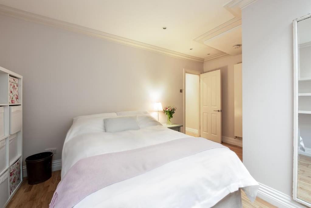 Pbc Duplex Three Bedroom In Fulham Oak Apartment London