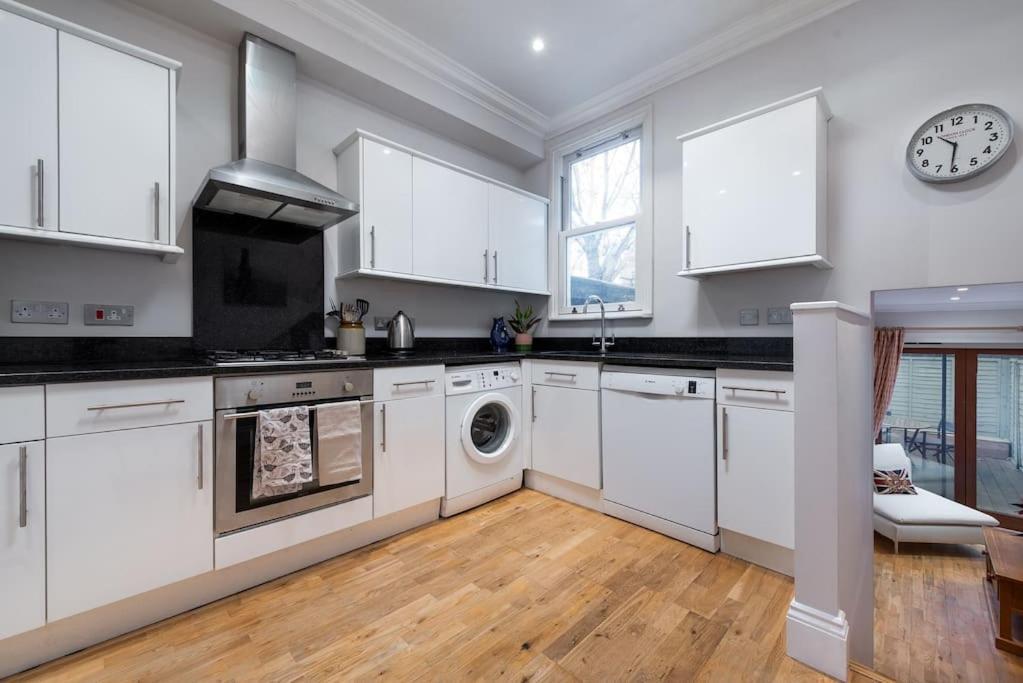 Pbc Duplex Three Bedroom In Fulham Oak * London