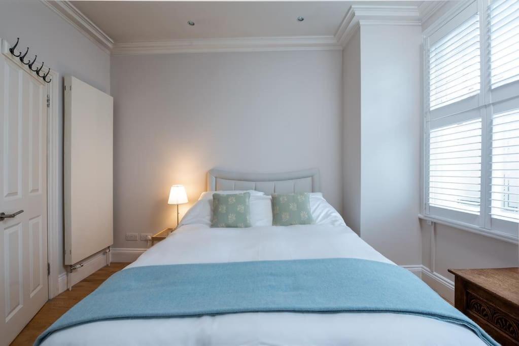 Apartment Pbc Duplex Three Bedroom In Fulham Oak *