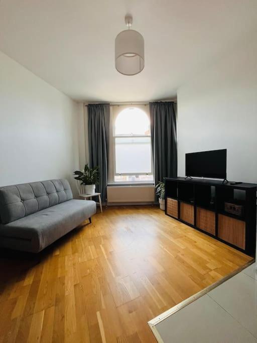 Charming 1 Bedroom Flat In Finsbury Park * London
