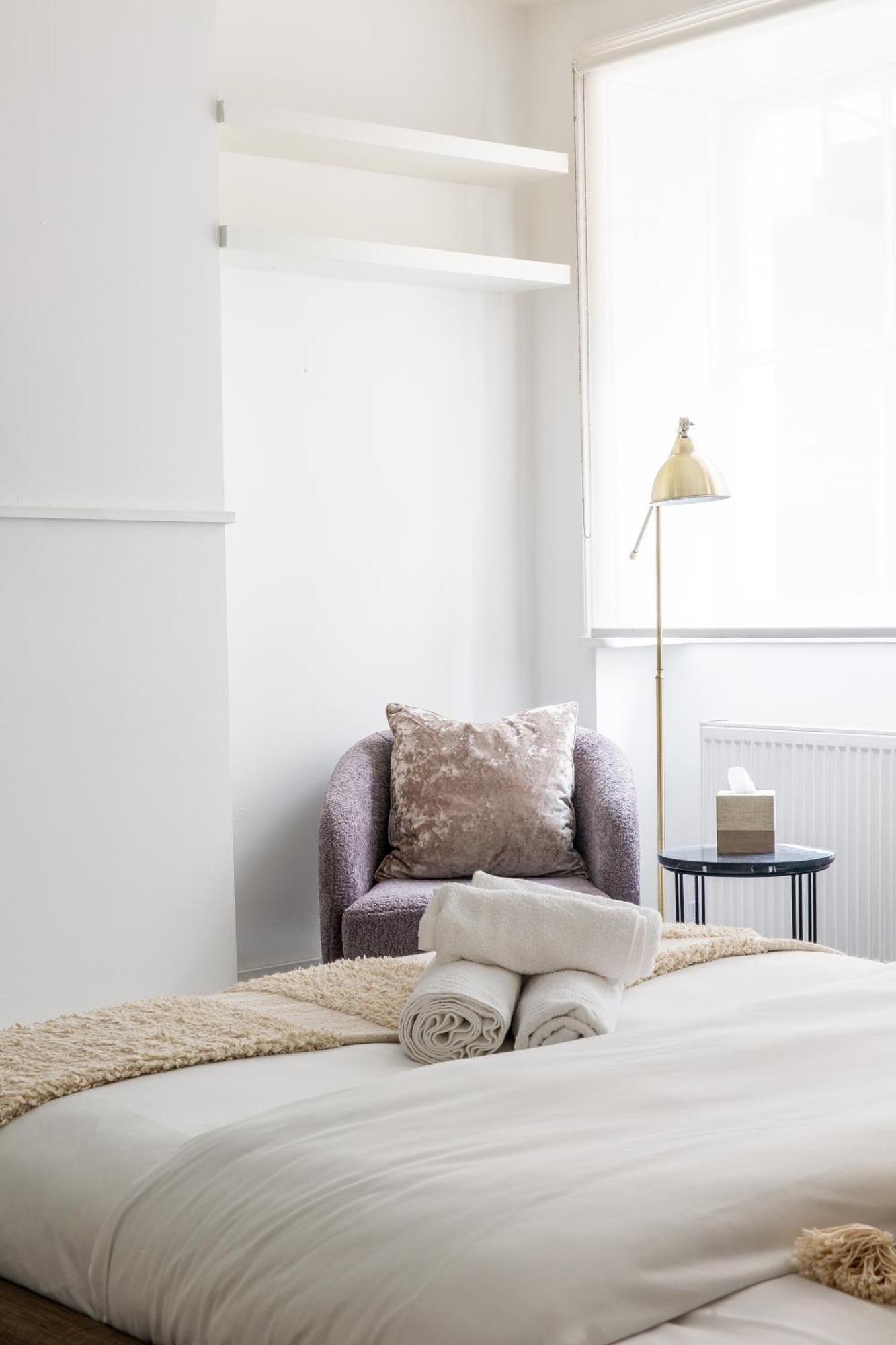 3 Bed- London- Private Garden *