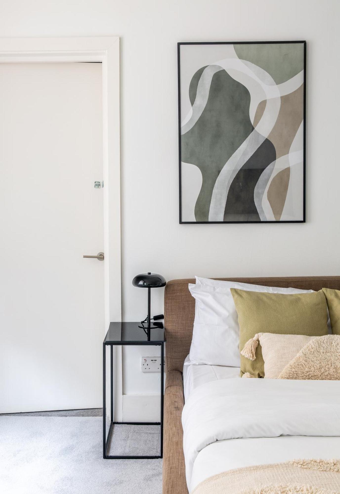 Apartment 3 Bed- London- Private Garden *