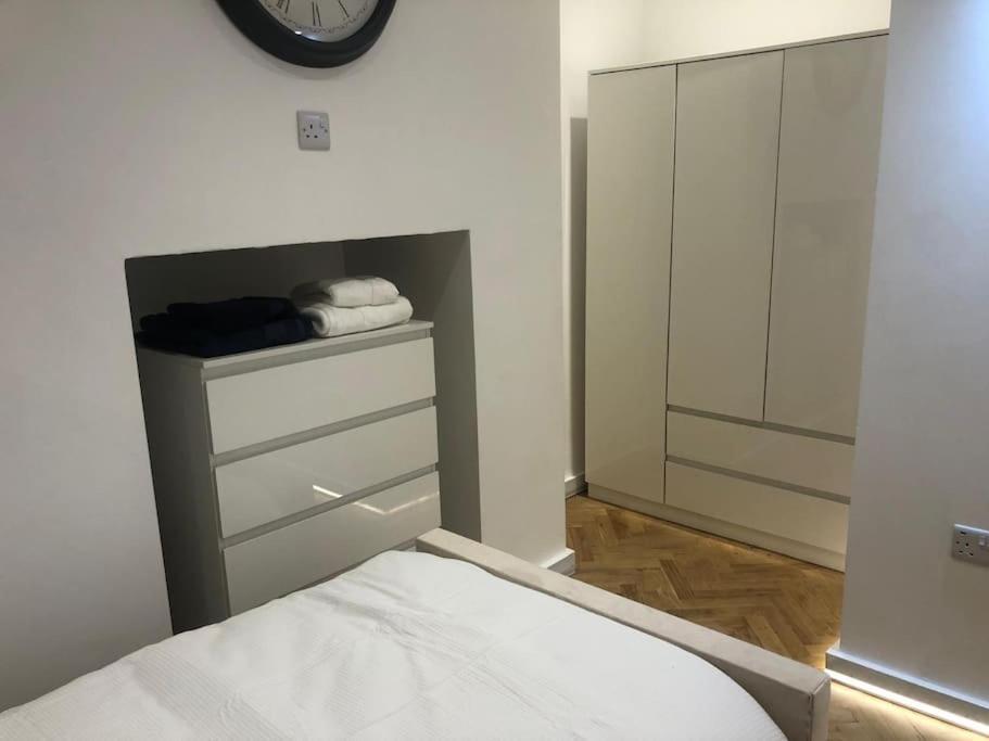 Stylish 2-bedroom Getaway In The Heart Of Chelsea Appartement Londres