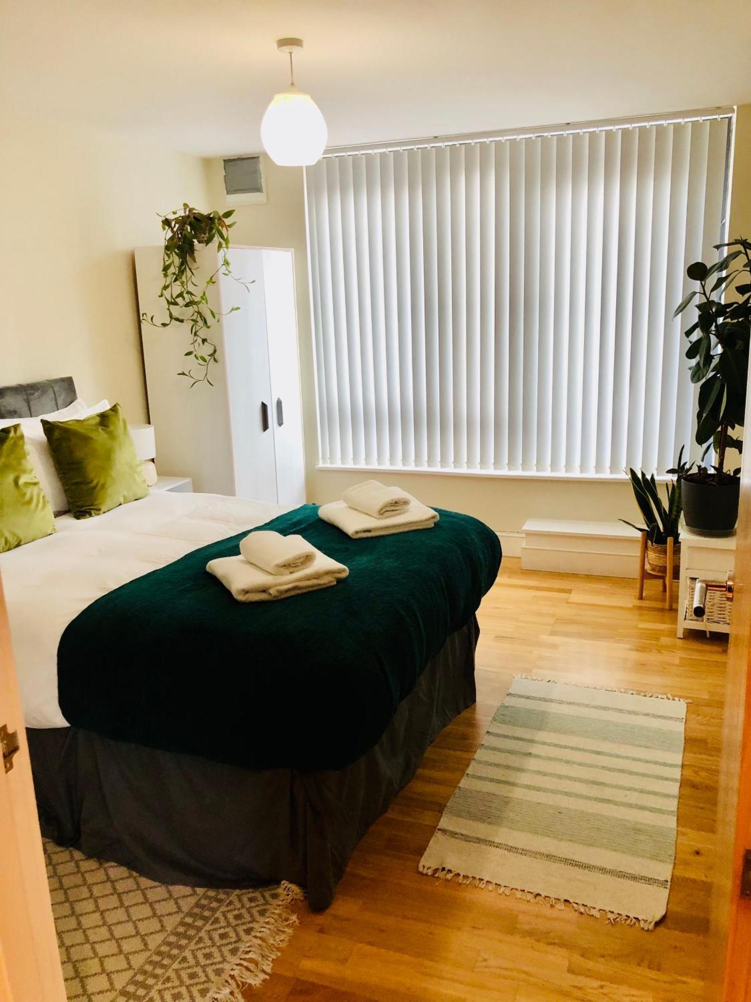 Modern 2 Bedroom 1 Min From Metro Appartement Londres