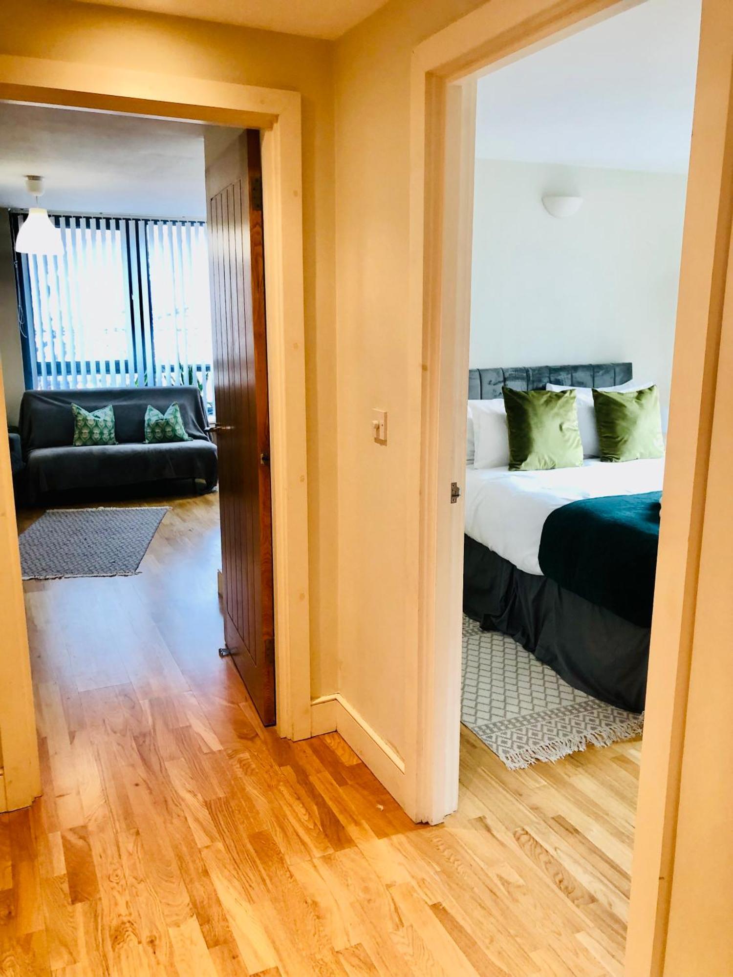 Appartement Modern 2 Bedroom 1 Min From Metro Londres
