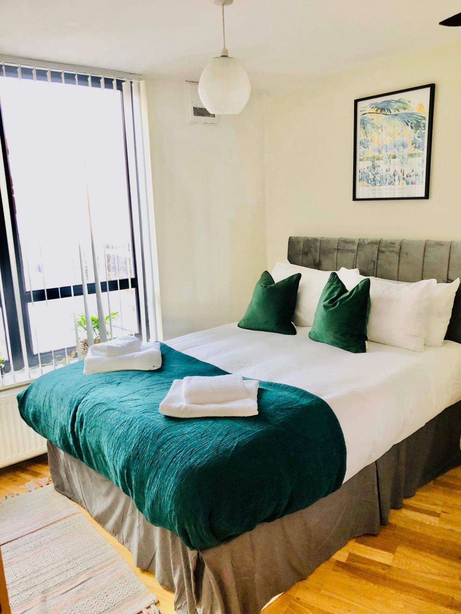 Appartement Modern 2 Bedroom 1 Min From Metro Londres