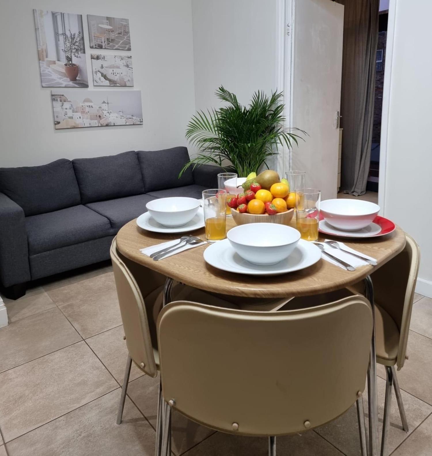 Luxury 4-bed With Balcony & Garden, Near Emirates Stadium, 15 Mins To Apartment London