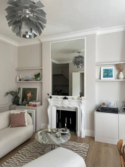 Notting Hill Designer 1-bed Flat London