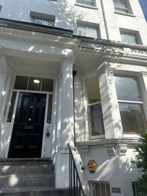 Notting Hill Designer 1-bed Flat Apartment London