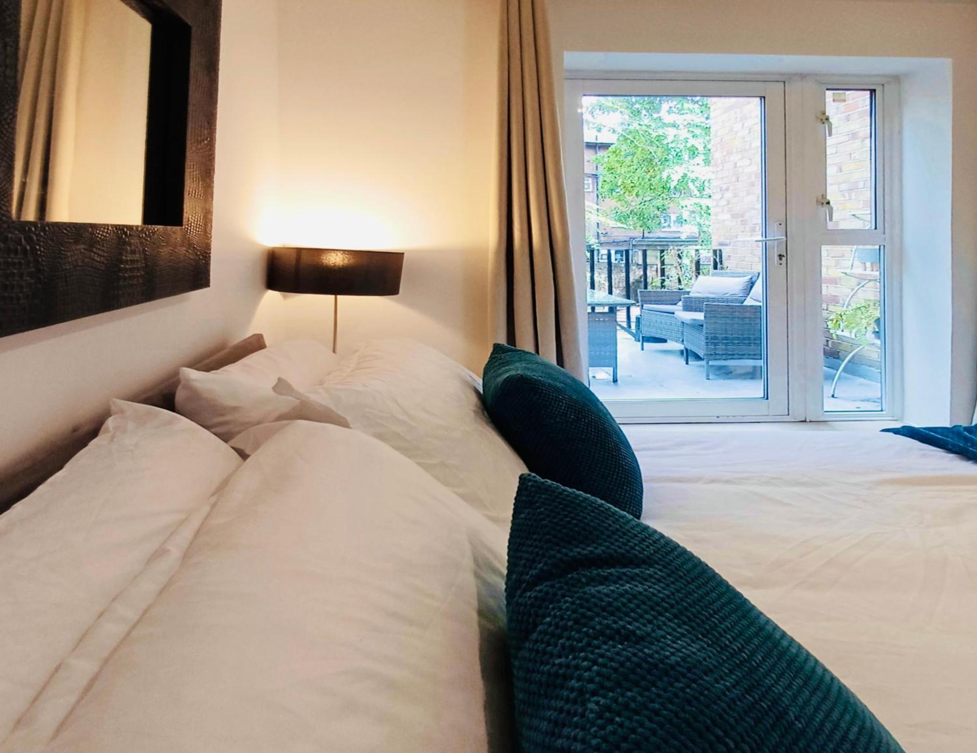 Apartment Olympia Terrace London