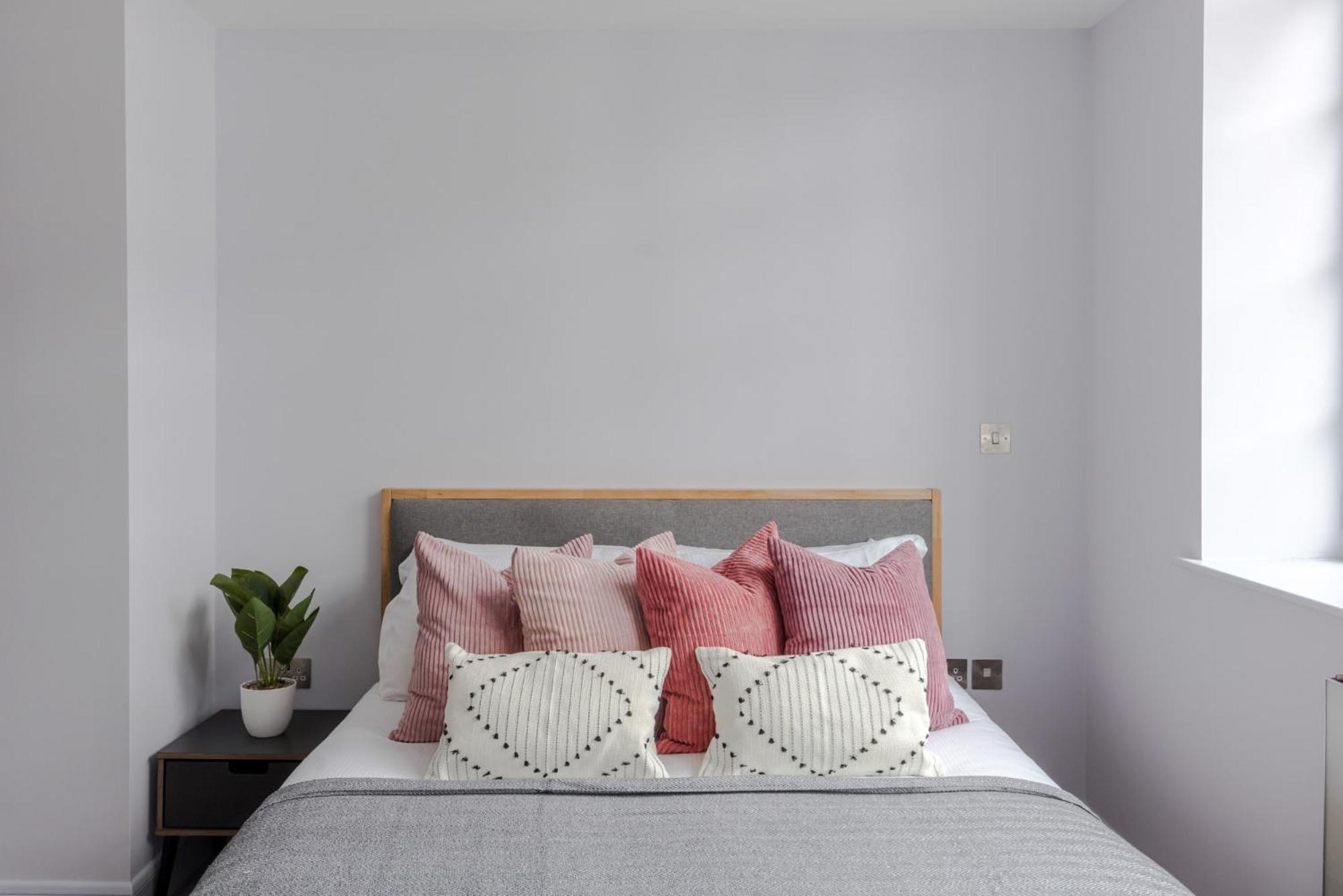 Appartement Law & Order - Farringdon - By Frankie Says Londen