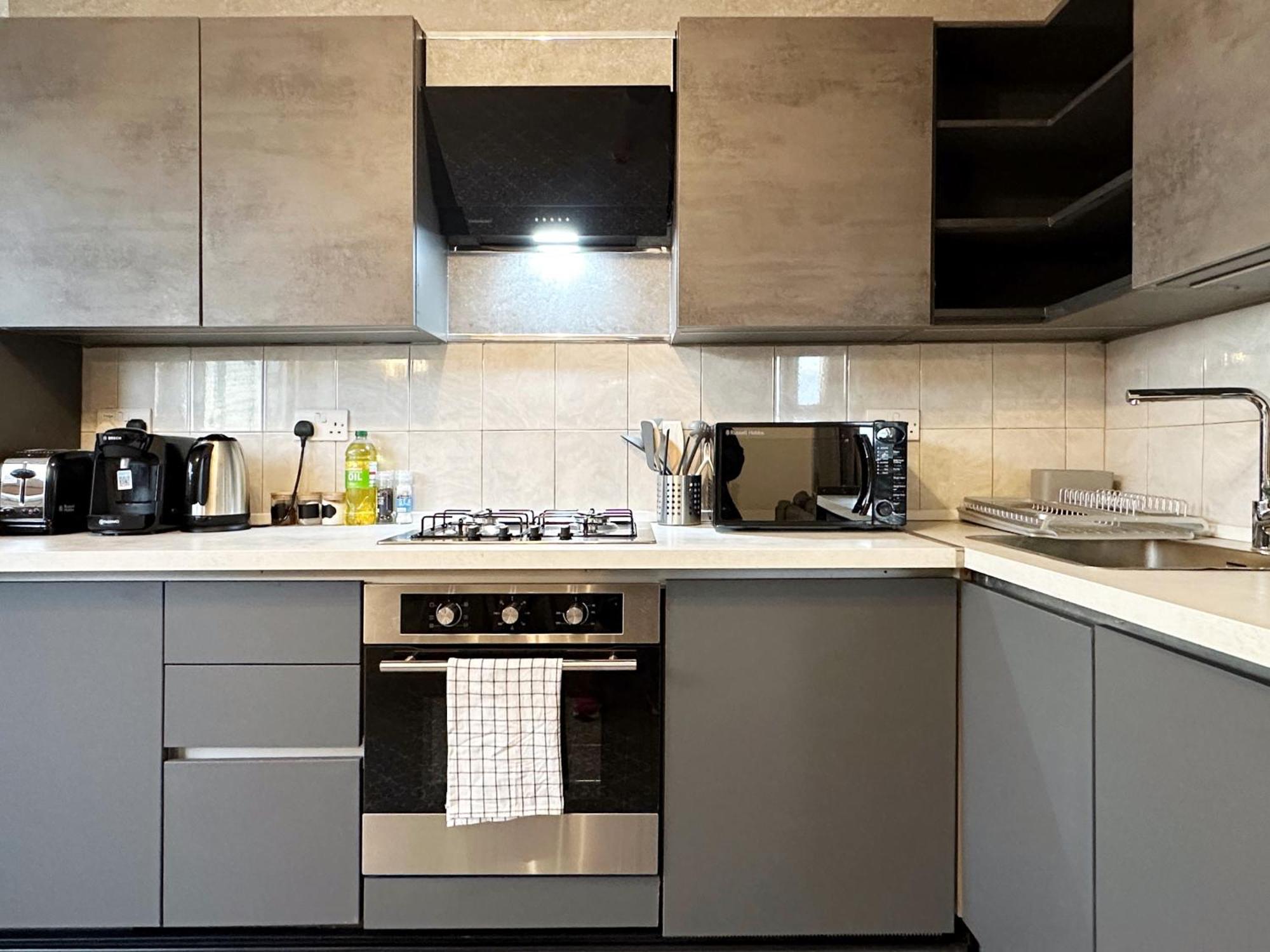 Aria's Place In Chelsea - 2 King Size Bed, 1 Double Bed Apartment