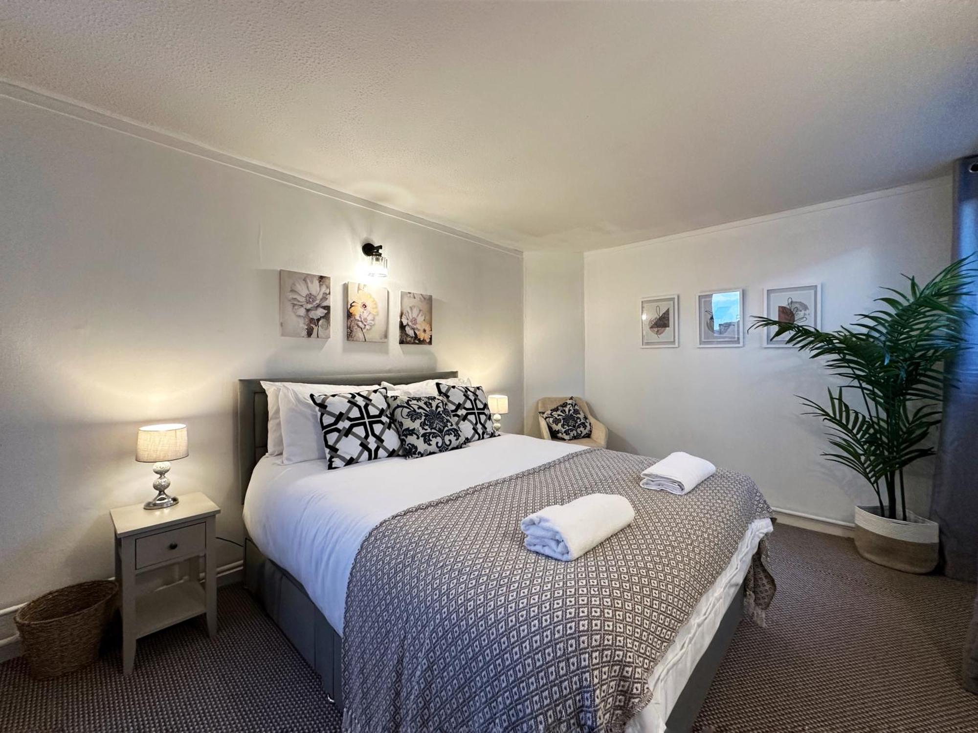 Aria's Place In Chelsea - 2 King Size Bed, 1 Double Bed Apartment London