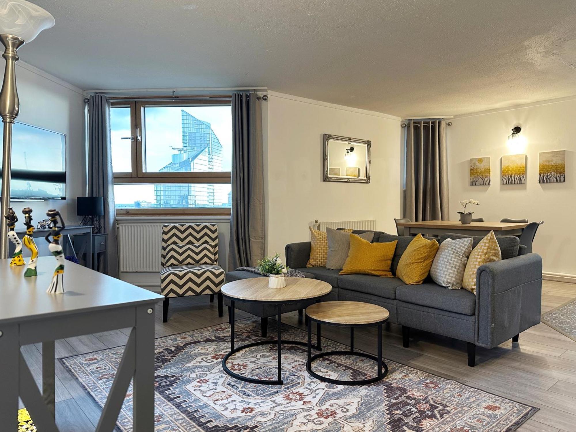 Aria's Place In Chelsea - 2 King Size Bed, 1 Double Bed Lejlighed London