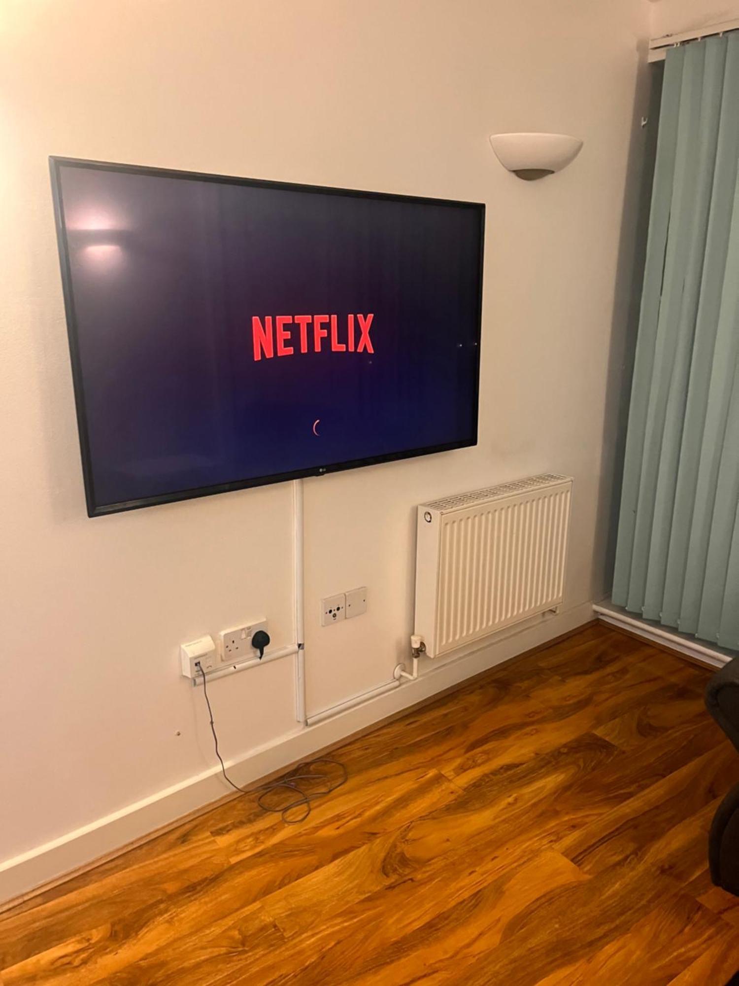 Lovely 2 Bedroom River View Appartement Londres