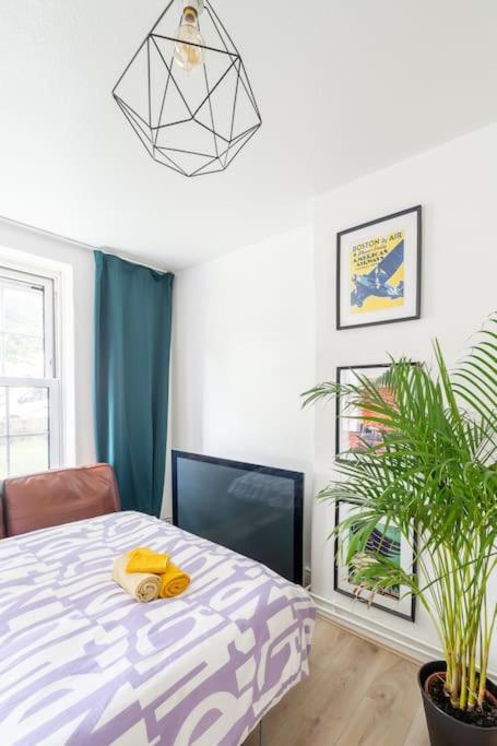 Quaint Near Tower-london Bridge And Big Ben Apartment