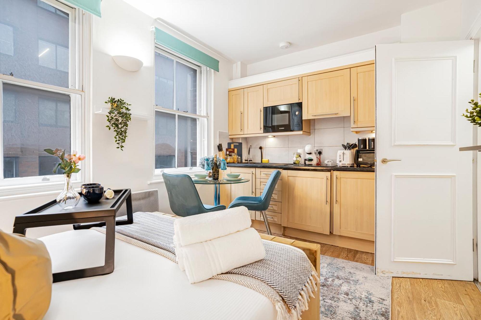 Stylish In Barbican - Prime Location Apartment
