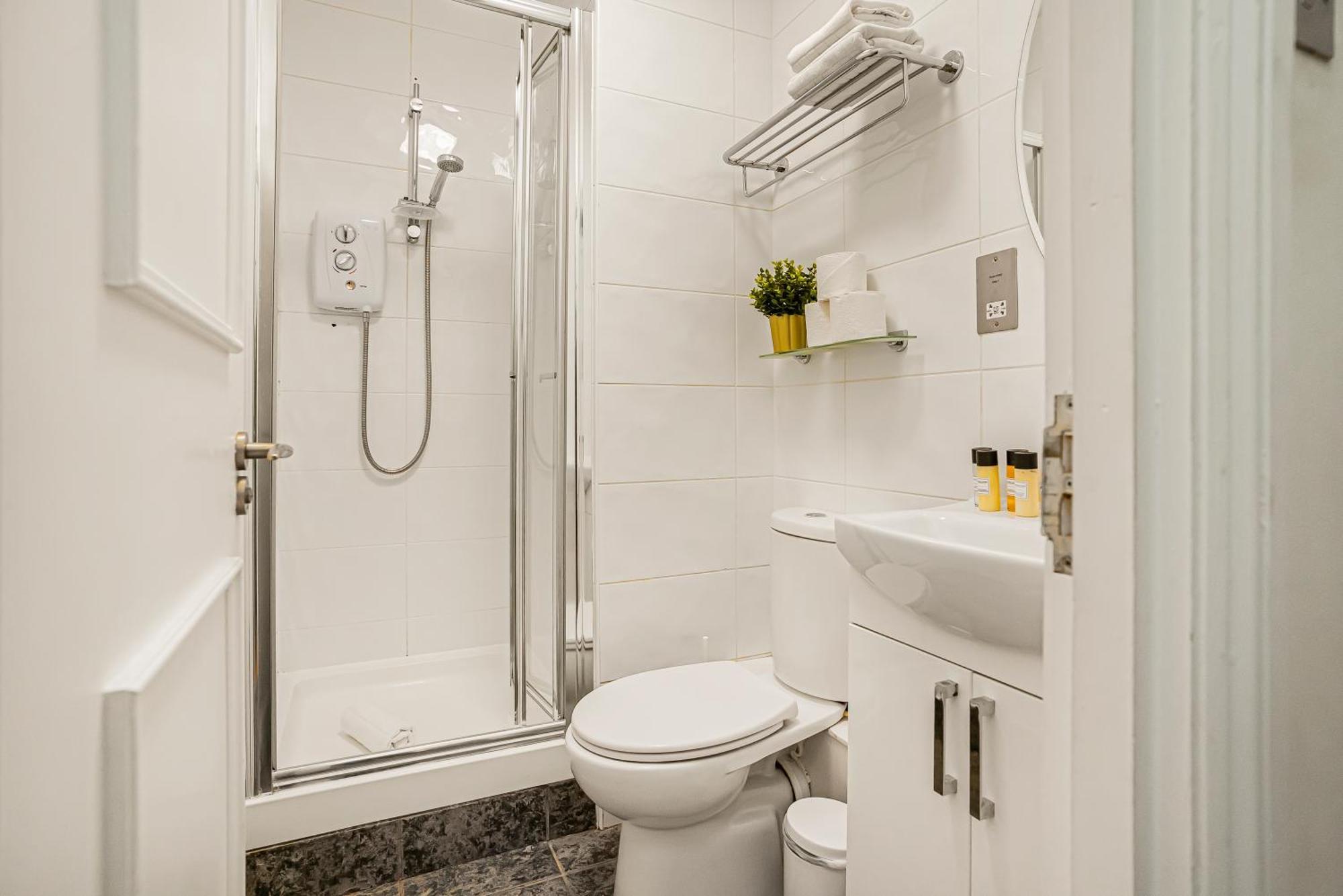 Stylish In Barbican - Prime Location Apartment *