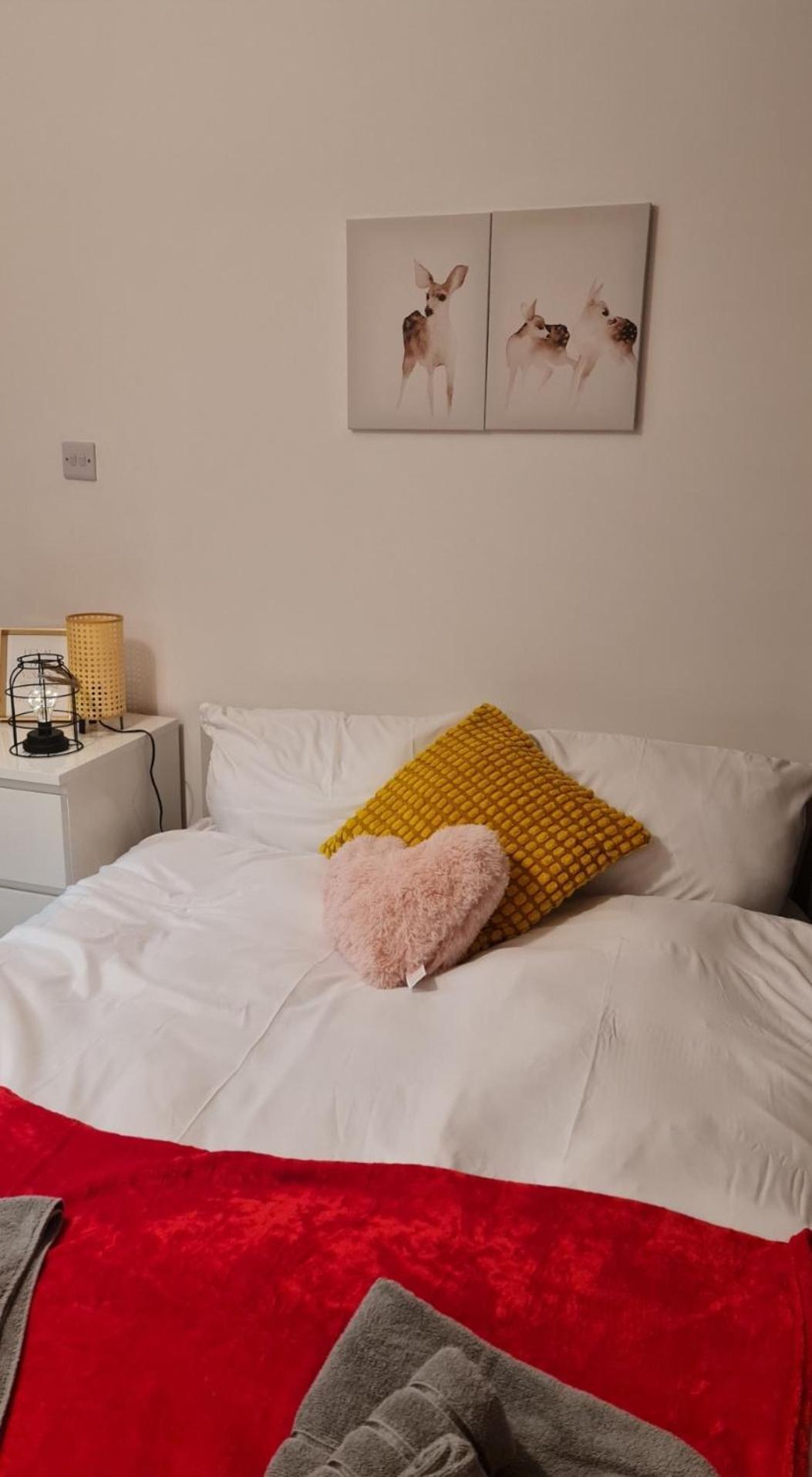 Cosy With Kitchenette And Private Bathroom - 15mins To London! Lägenhet