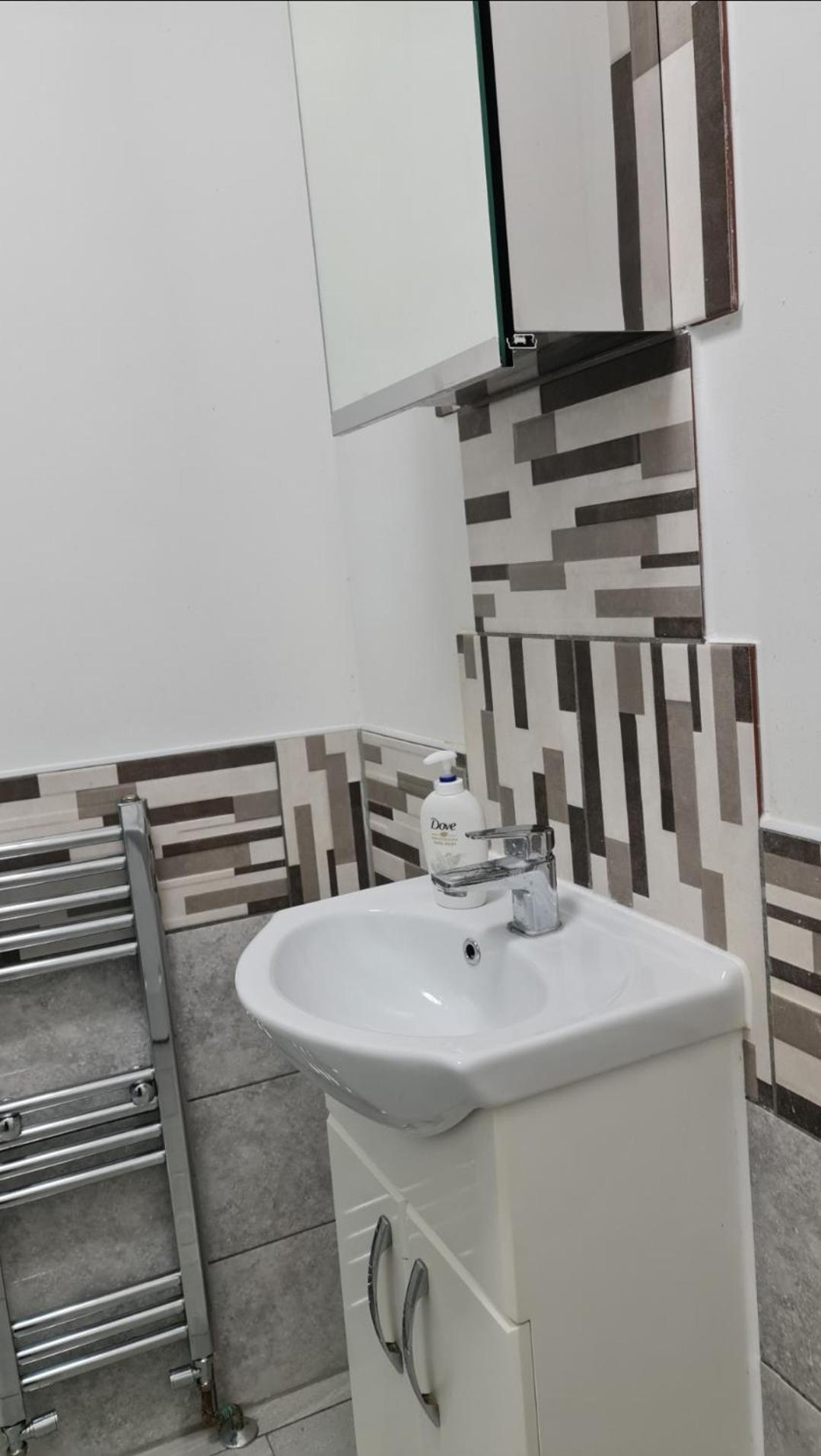 Lägenhet Cosy With Kitchenette And Private Bathroom - 15mins To London!