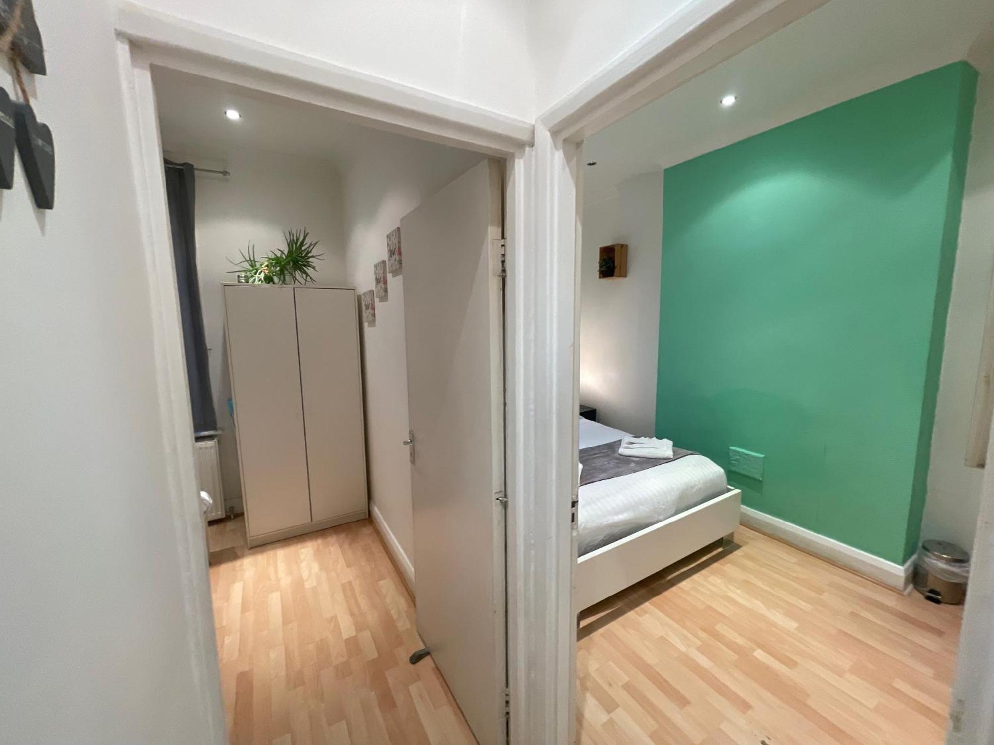 Stylish Apartments - Steps From Hyde Park & Paddington Station
