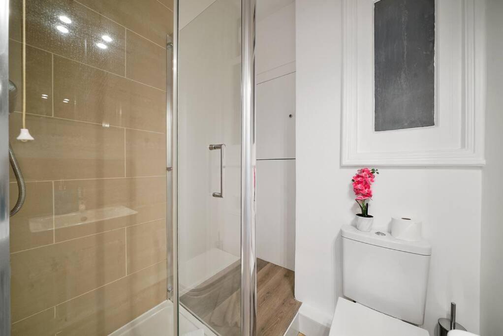 Charming Next To Leicester Sq * Londres