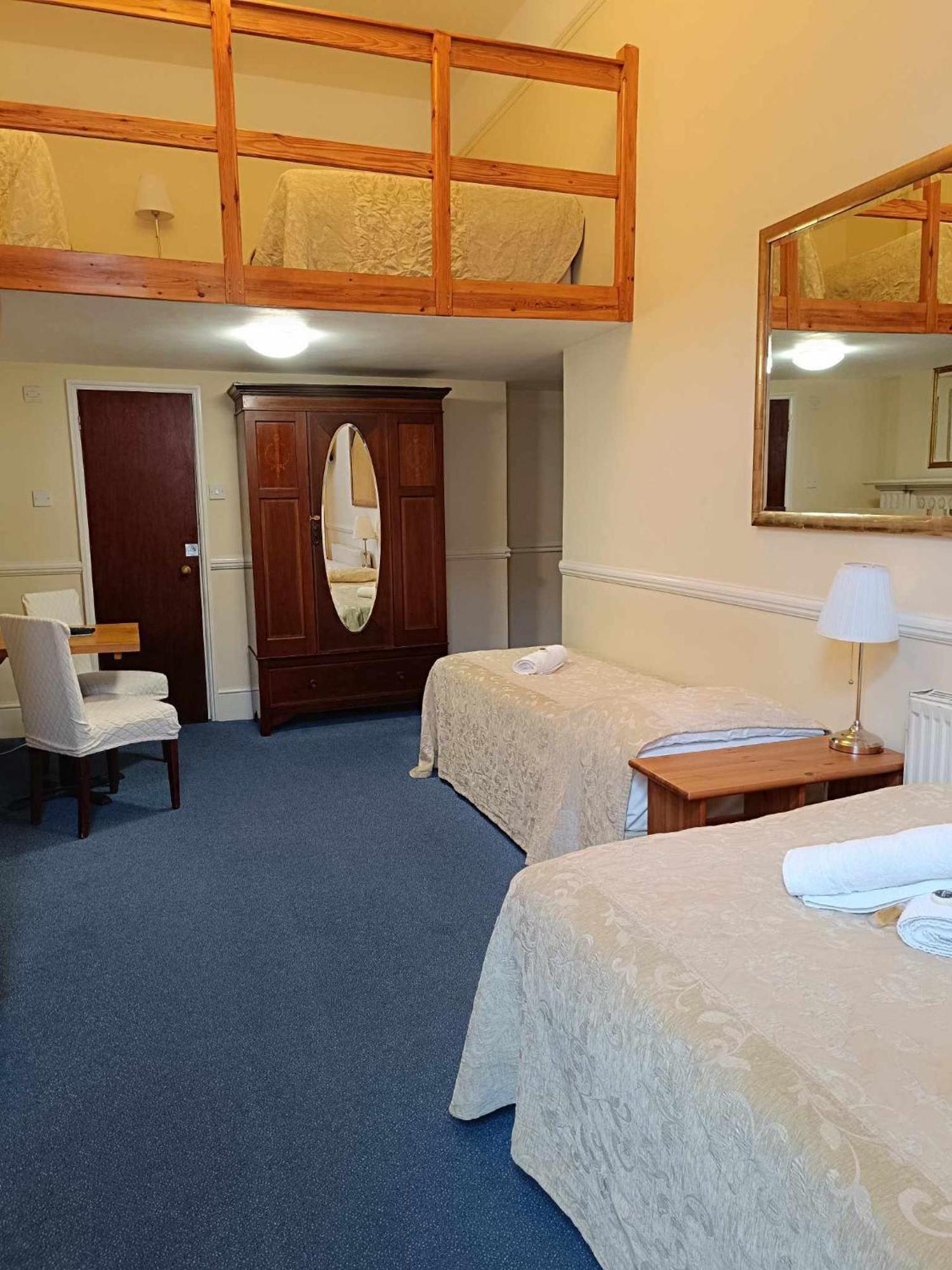 Hotel St Simeon London