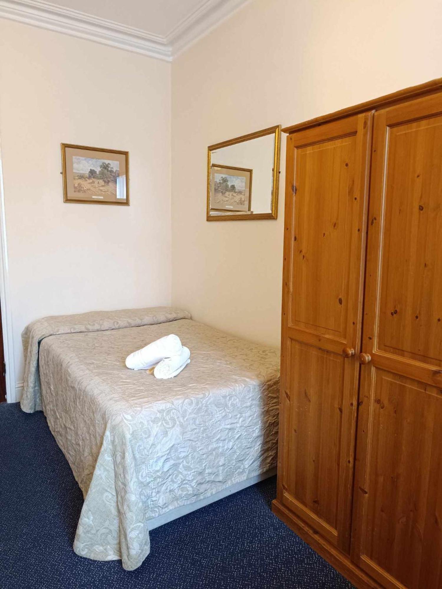 St Simeon 2* London