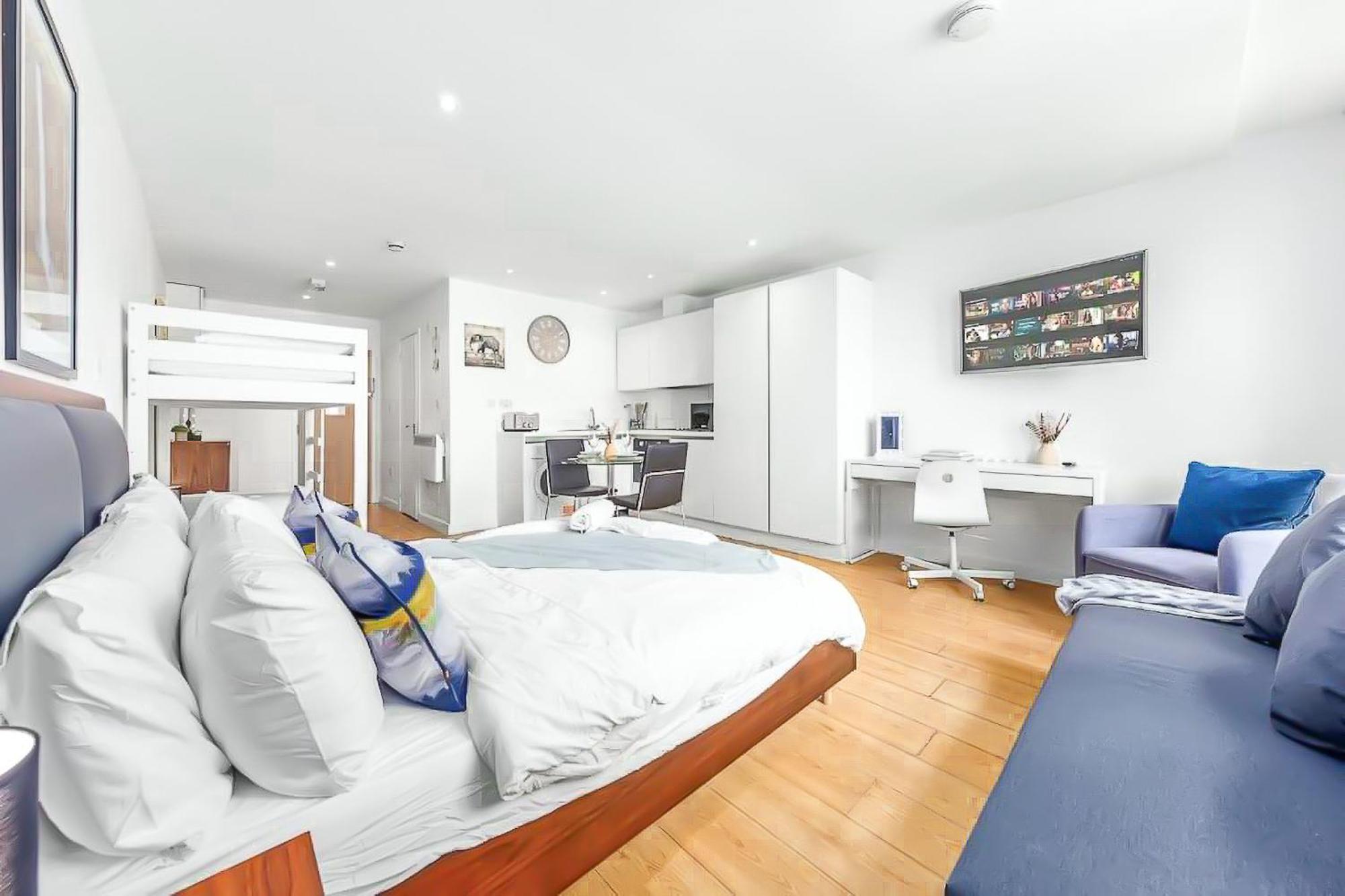 Piccadilly, Soho 1 Bedroom Sleep 6 Vr1 London