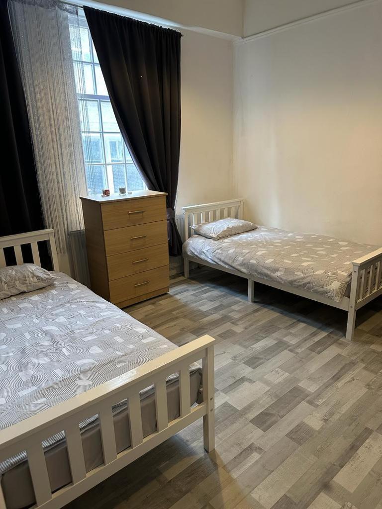 Cozy Twin Bed Retreat In Center * Londen