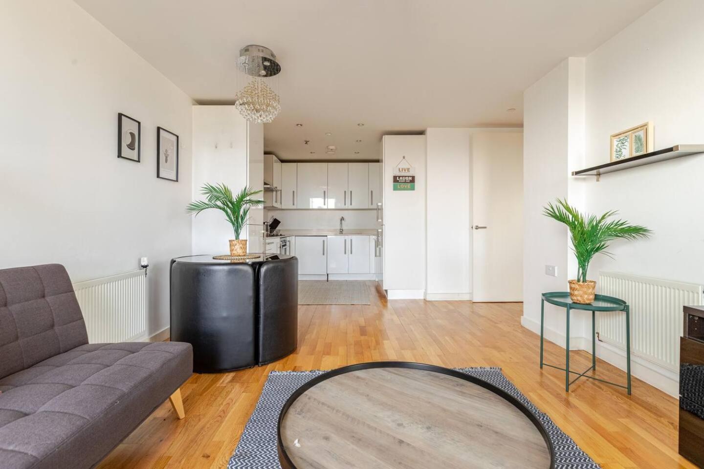 Cosy 2 Bedroom Flat By Wembley Stadium Apartment