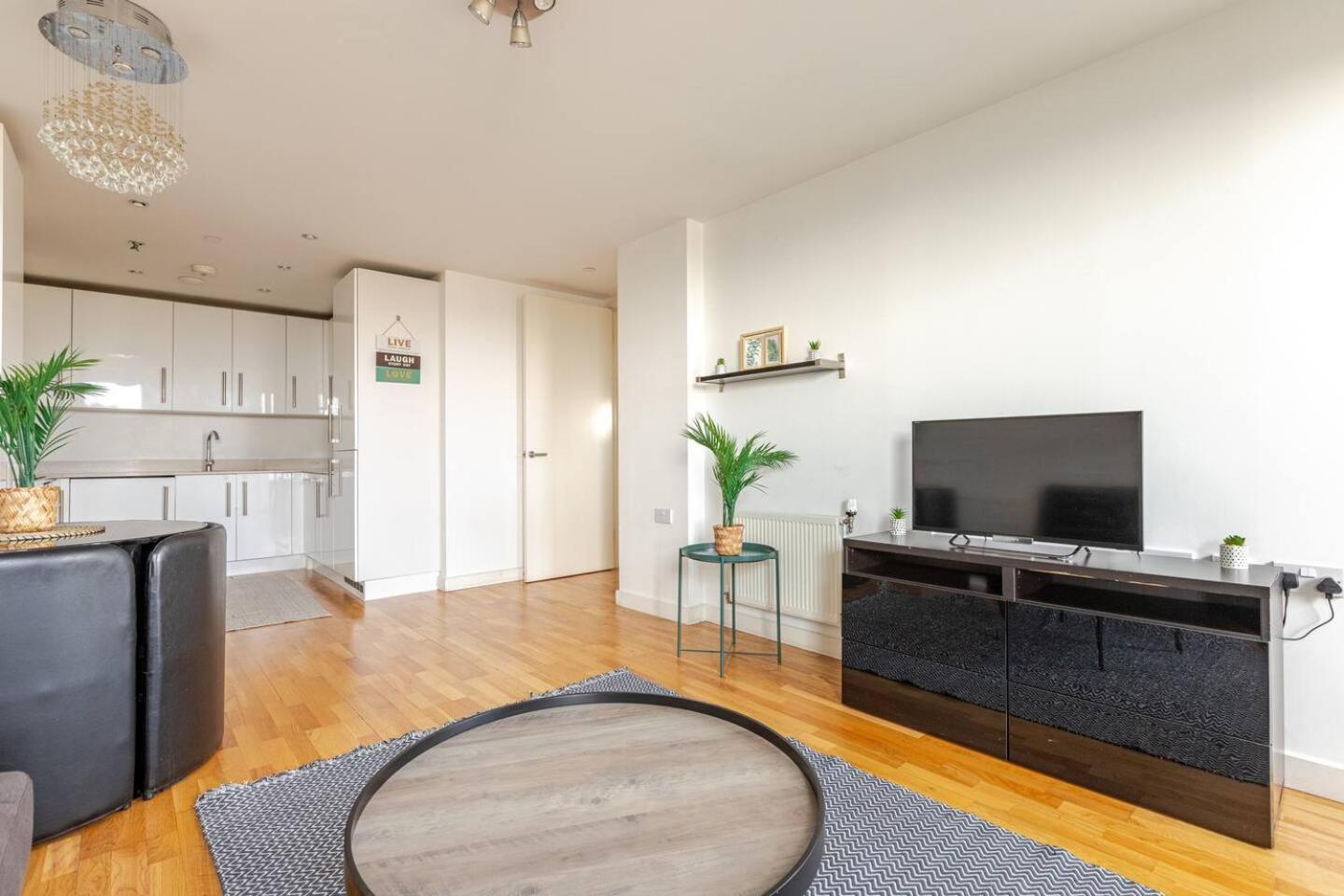 Cosy 2 Bedroom Flat By Wembley Stadium *