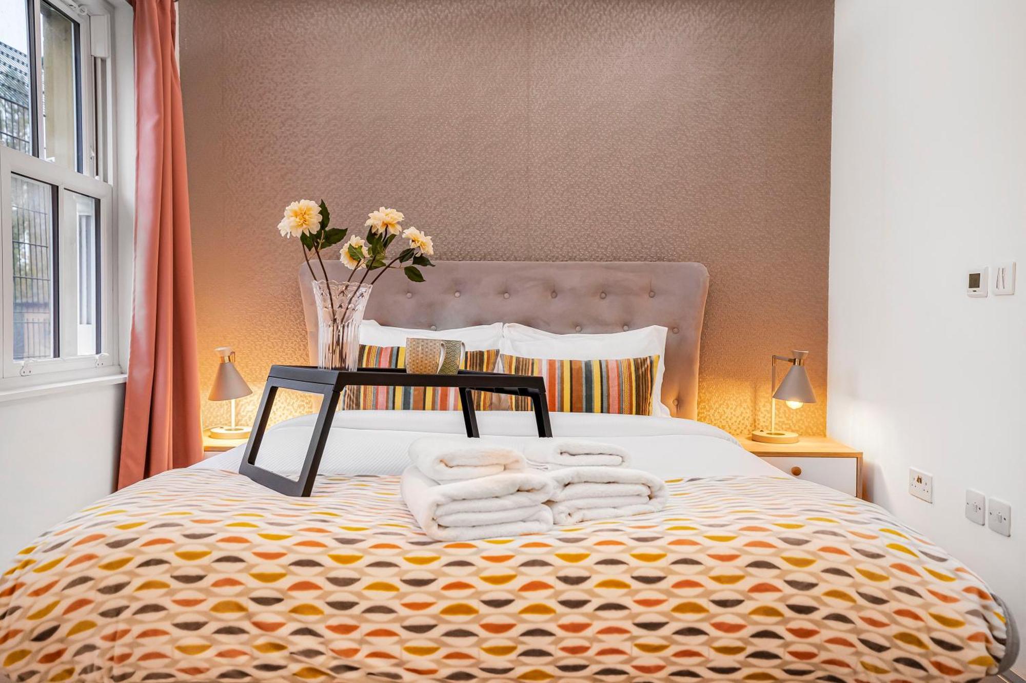 Stylish Modern By Livestay Short Lets & Serviced Nw6 Appartement