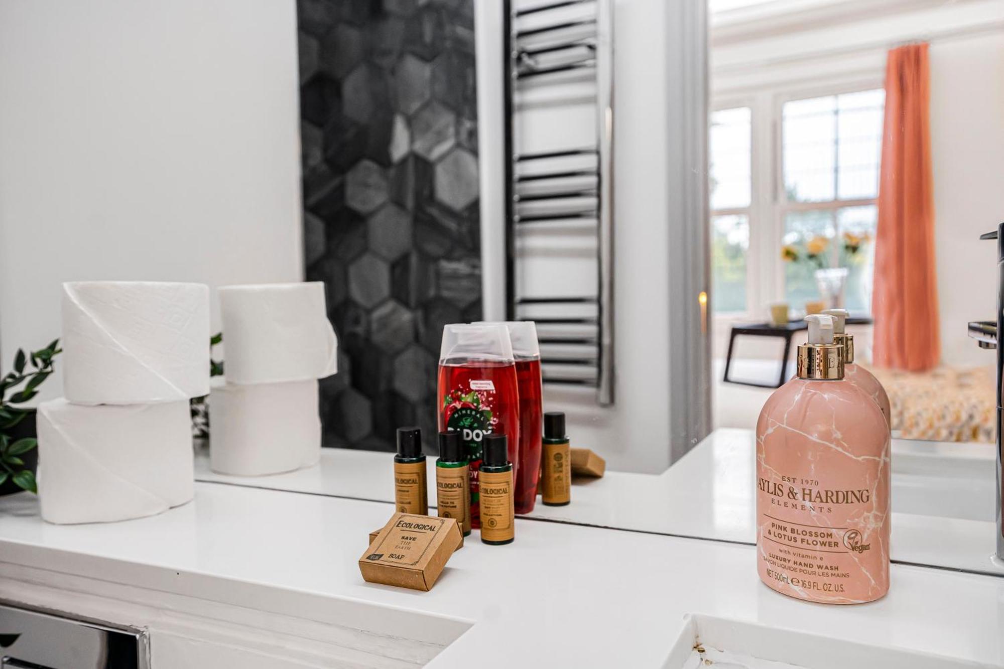 Stylish Modern By Livestay Short Lets & Serviced Nw6 Londen