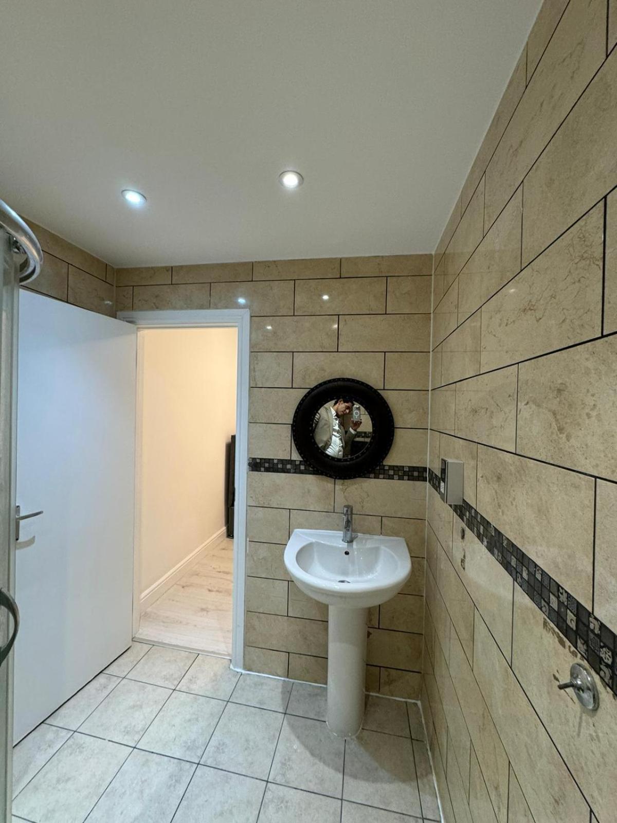 One Bedroom Flat Victoria * Londra