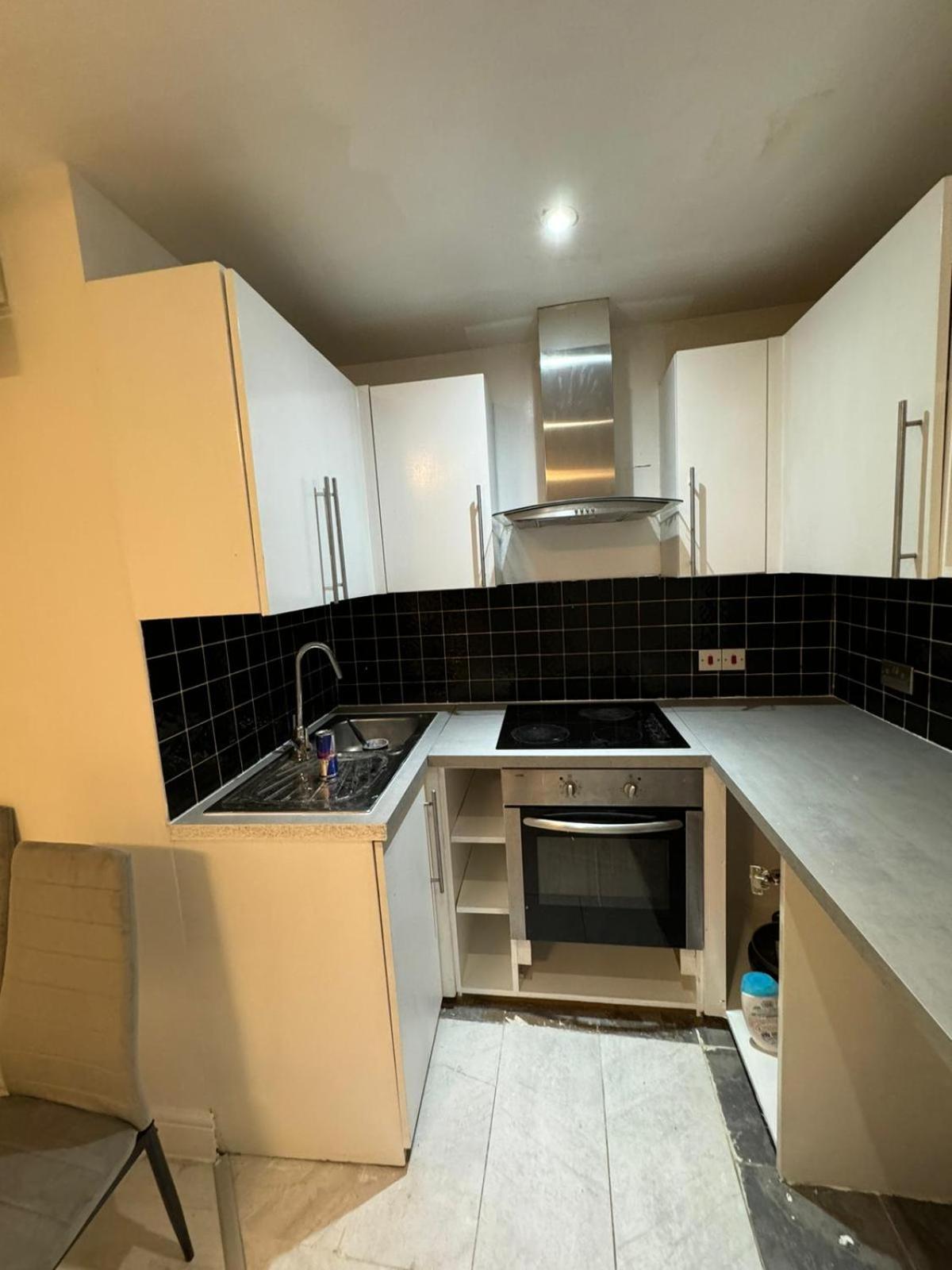 One Bedroom Flat Victoria * Londra