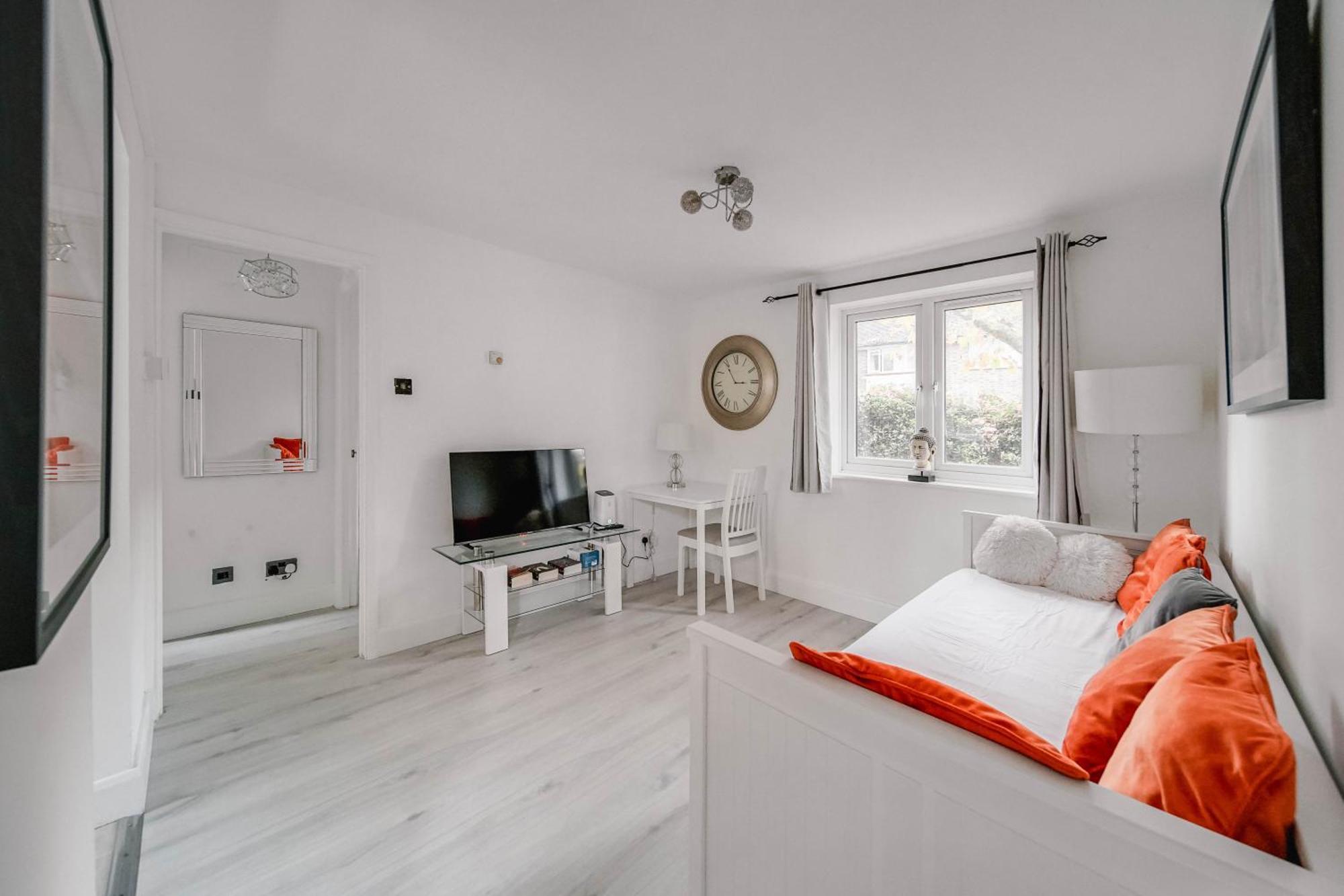 Appartamento Lara's Place In Canada Water - 1 Double Bed, 1 Sofa Bed Londra