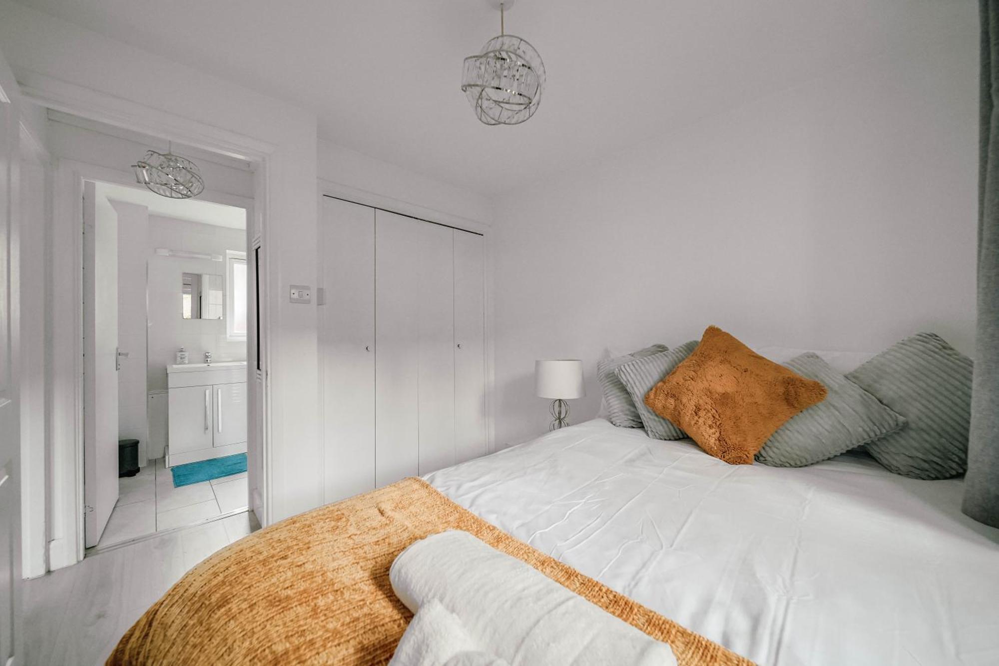Lara's Place In Canada Water - 1 Double Bed, 1 Sofa Bed Londra