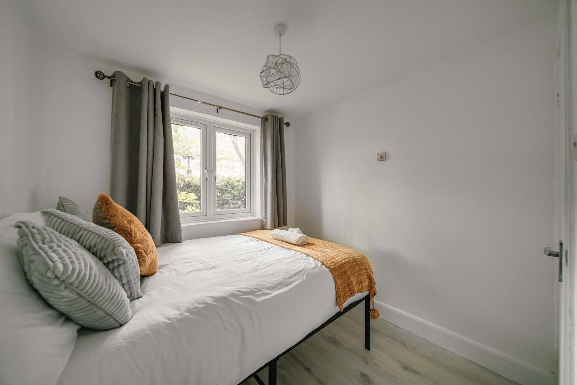 Lara's Place In Canada Water - 1 Double Bed, 1 Sofa Bed Londra