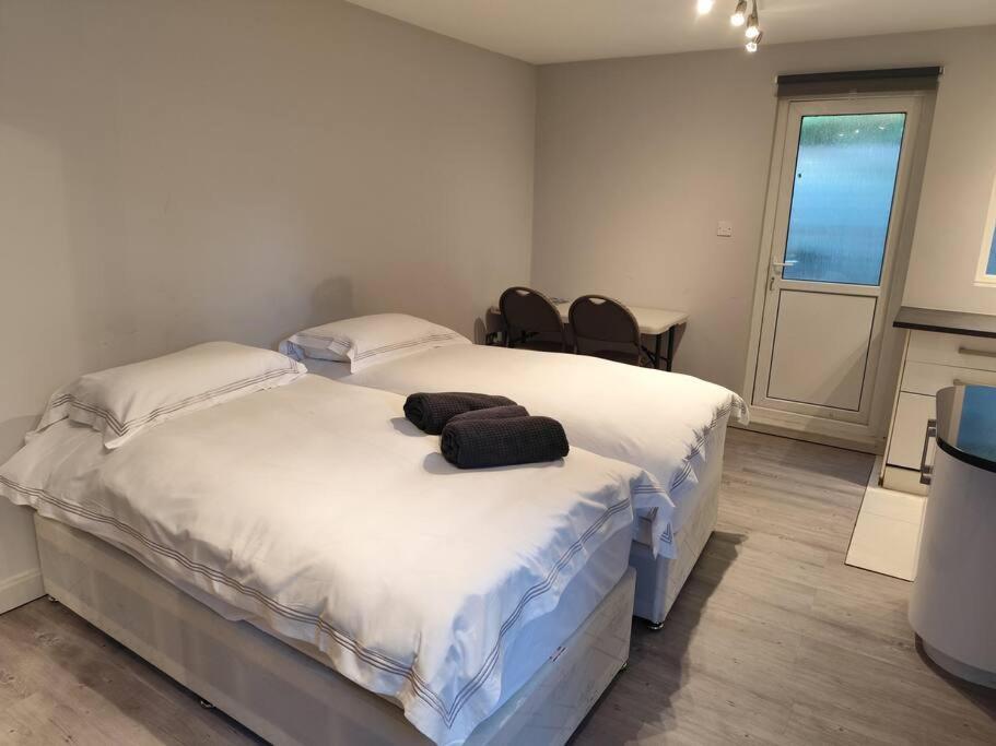 Apartment Conveniently Close To Tube Station