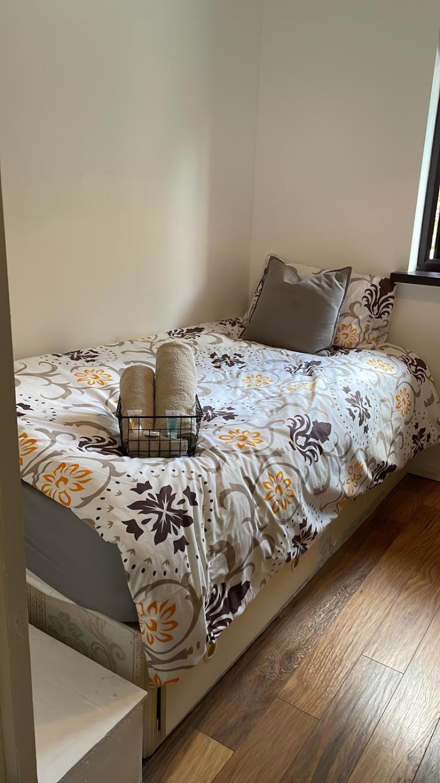 Single Refurbished Bedroom Pensionat *