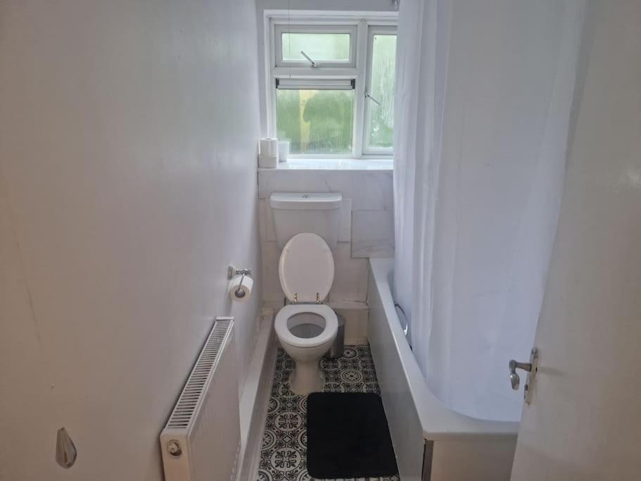 Appartement Modern Cozy One Bedroom Flat Londen