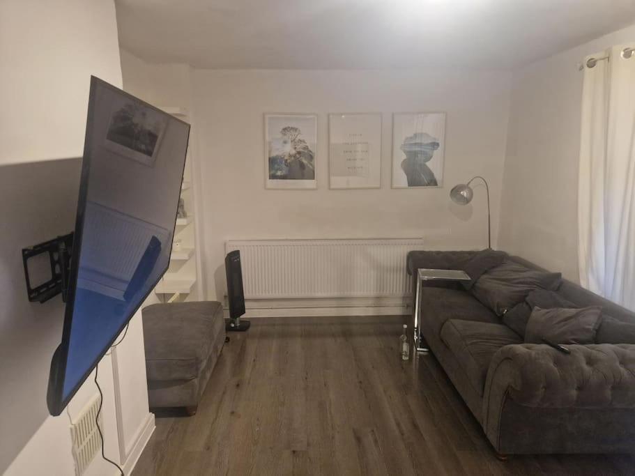Modern Cozy One Bedroom Flat Londen